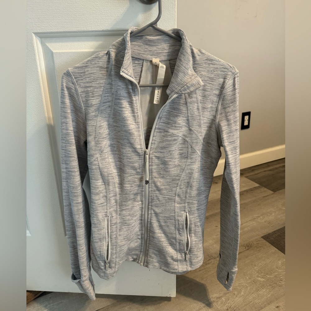 Lululemon define jacket luon size 6, great condition